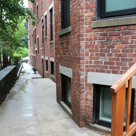 A Stylish Stay W/ A Queen Bed, Heated Floors.. #18 บรูคไลน์ ภายนอก รูปภาพ