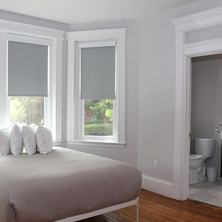 A Stylish Stay W/ A Queen Bed, Heated Floors.. #18 บรูคไลน์ ภายนอก รูปภาพ