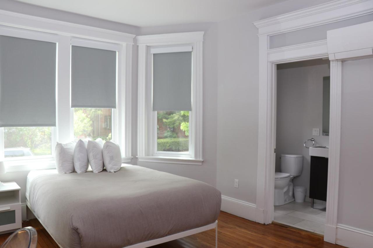 A Stylish Stay W/ A Queen Bed, Heated Floors.. #18 บรูคไลน์ ภายนอก รูปภาพ